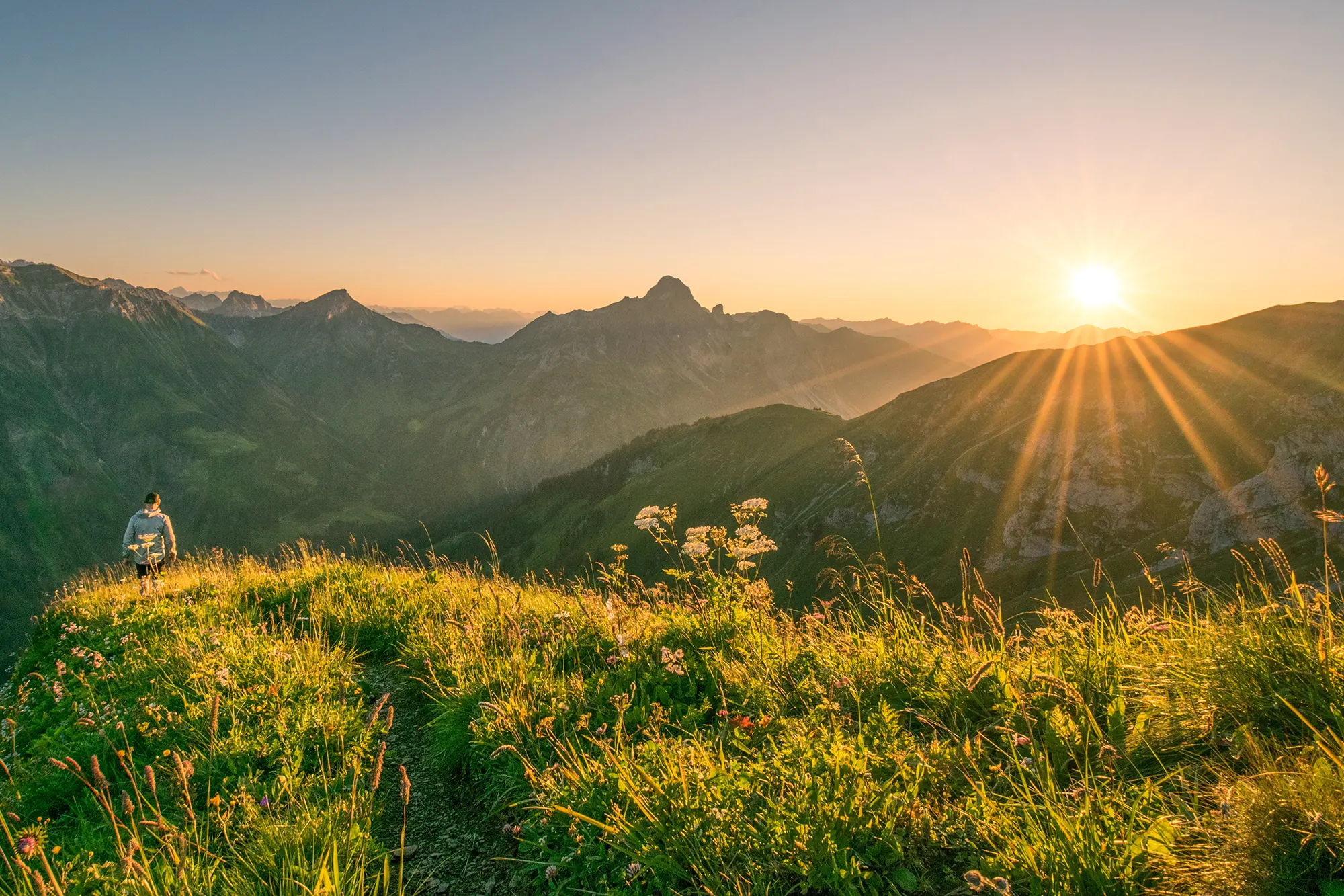 Sonnenuntergang Höferspitze (c) Michael Meusburger – Bregenzerwald Tourismus