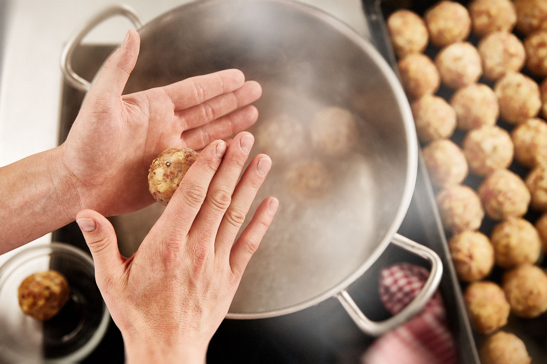 slide_Krone_0850.jpg Sorgsam kochen in der Krone im Bregenzerwald